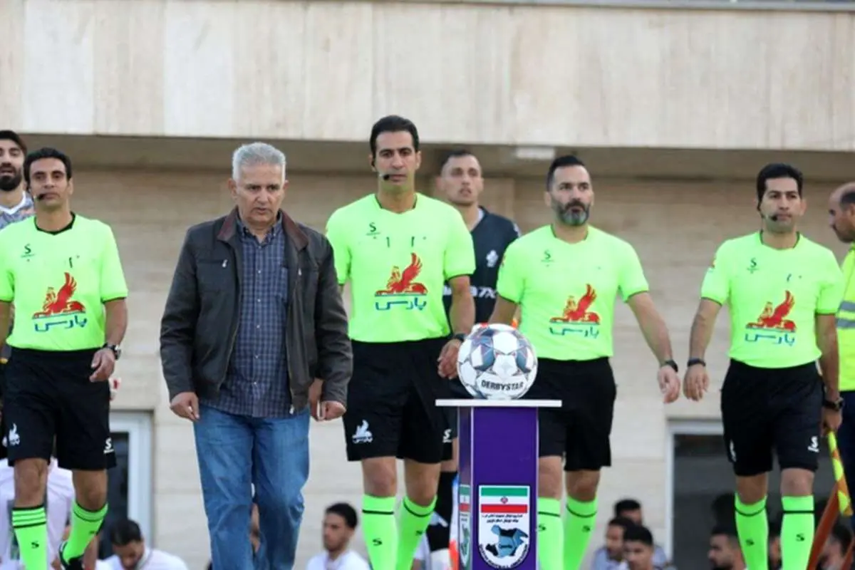 چینش عجیب داوران در بازی پرسپولیس مقابل ملوان