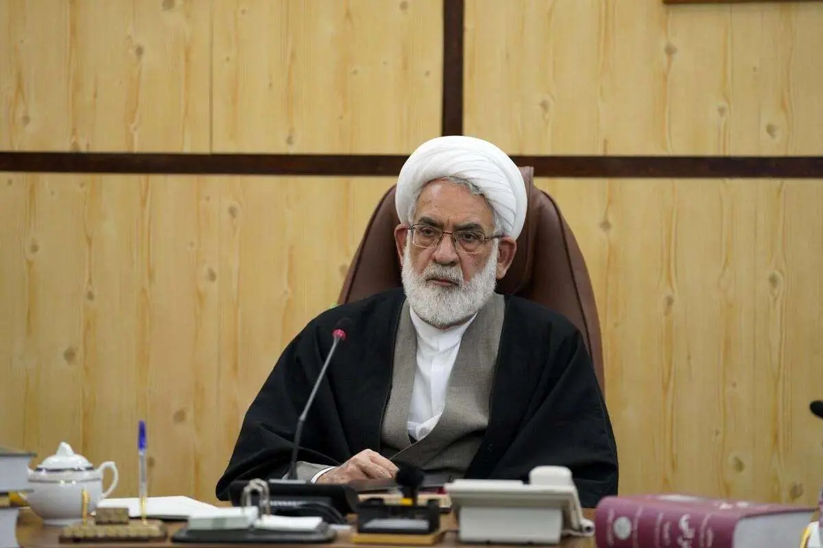 با کسانی که در فضای مجازی آب به آسیاب دشمن میریزند، برخورد شدید خواهد شد