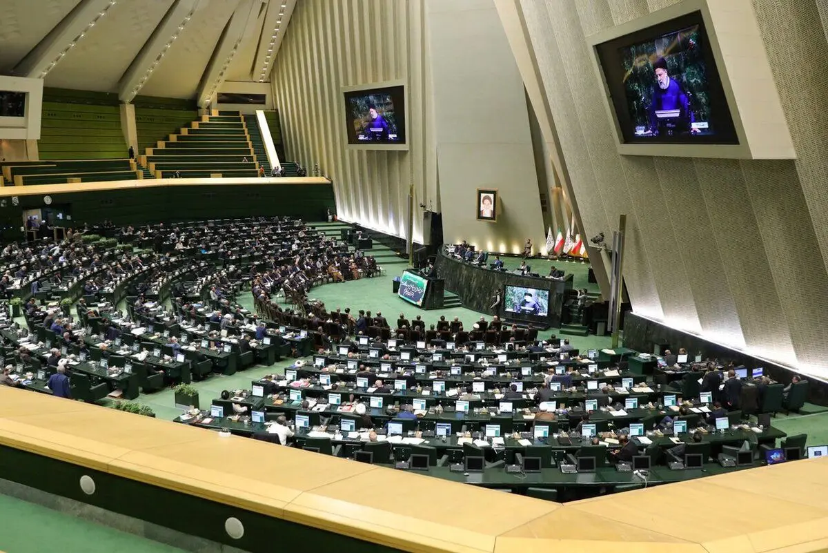 پوپولیست‌های مجالس قبل با افزایش ۵ ریالی قیمت بنزین مخالفت کردند