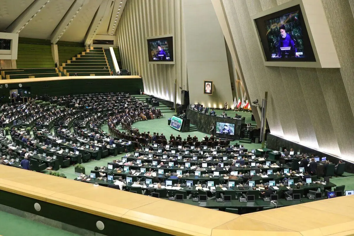 پوپولیست‌های مجالس قبل با افزایش ۵ ریالی قیمت بنزین مخالفت کردند