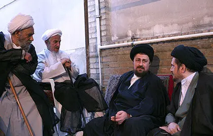 عکس> حسین خمینی در منزل داماد امام(ره)
