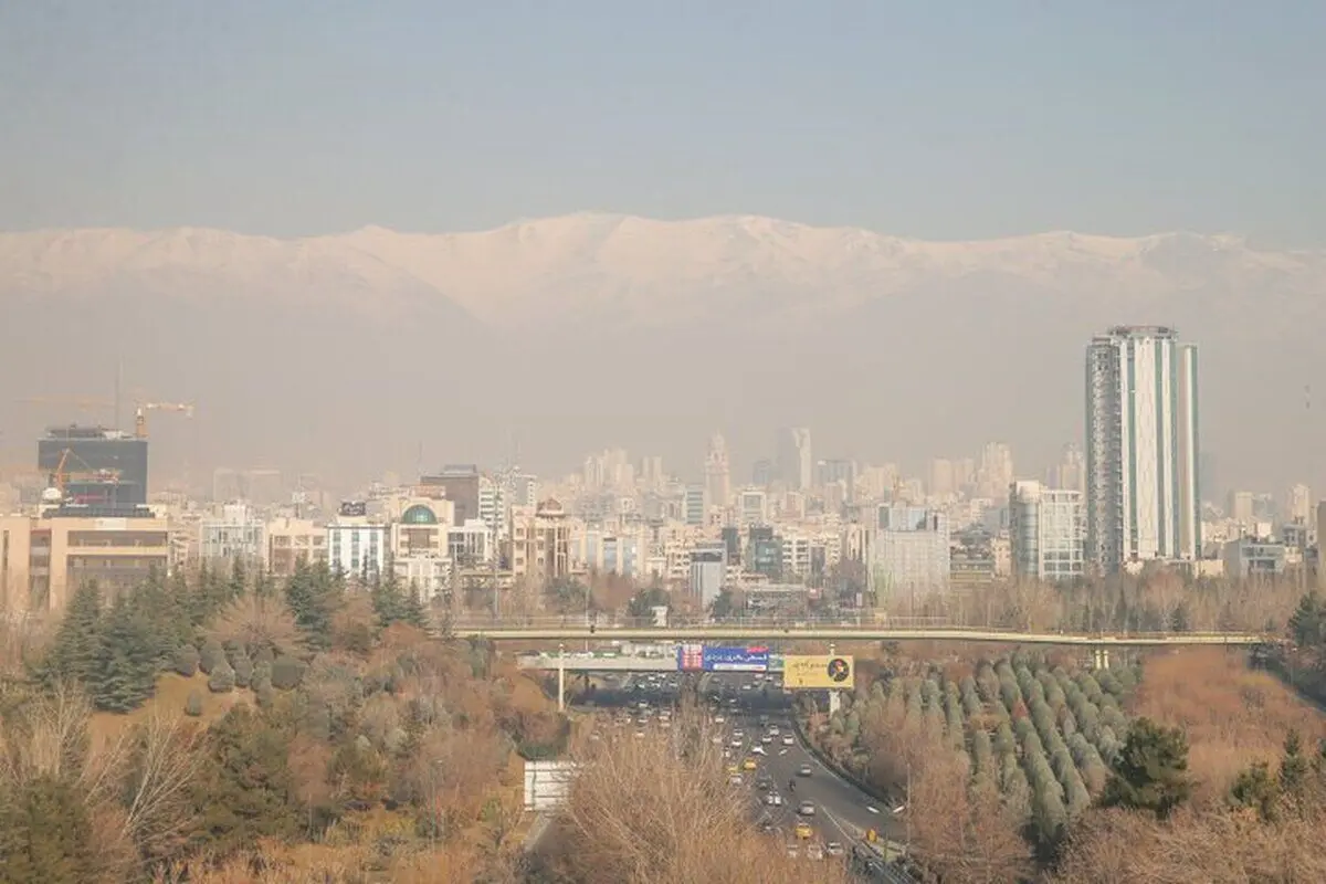 وضعیت هوای تهران همچنان قرمز