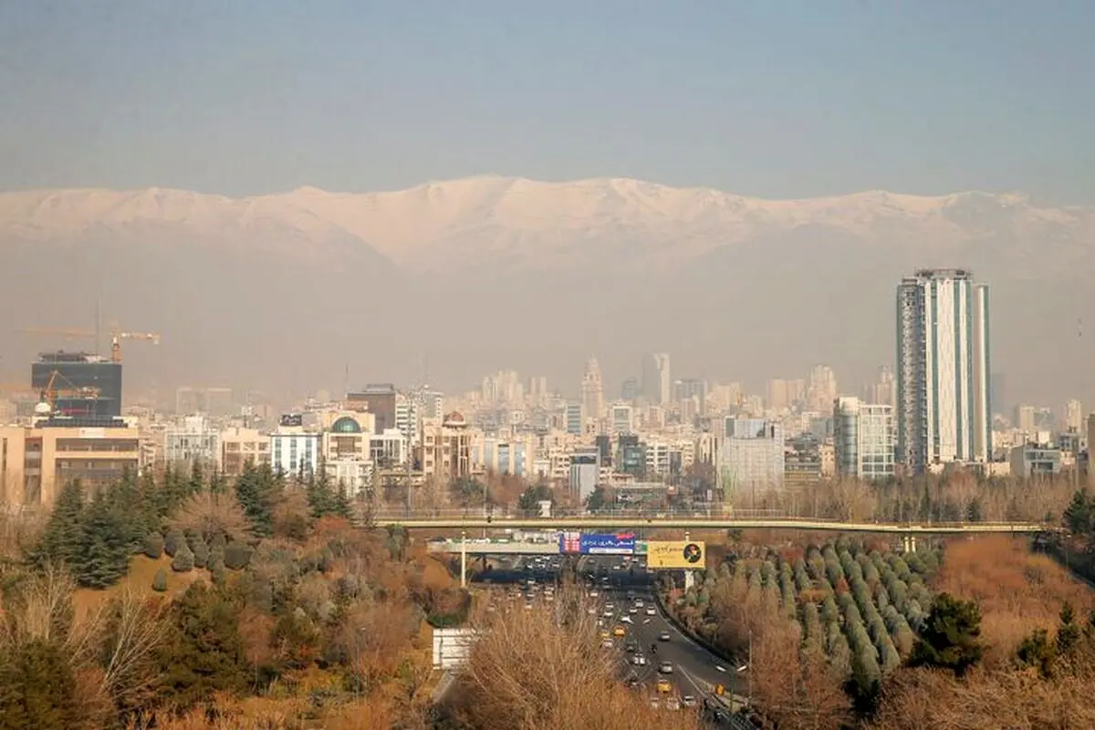 وضعیت هوای تهران همچنان قرمز