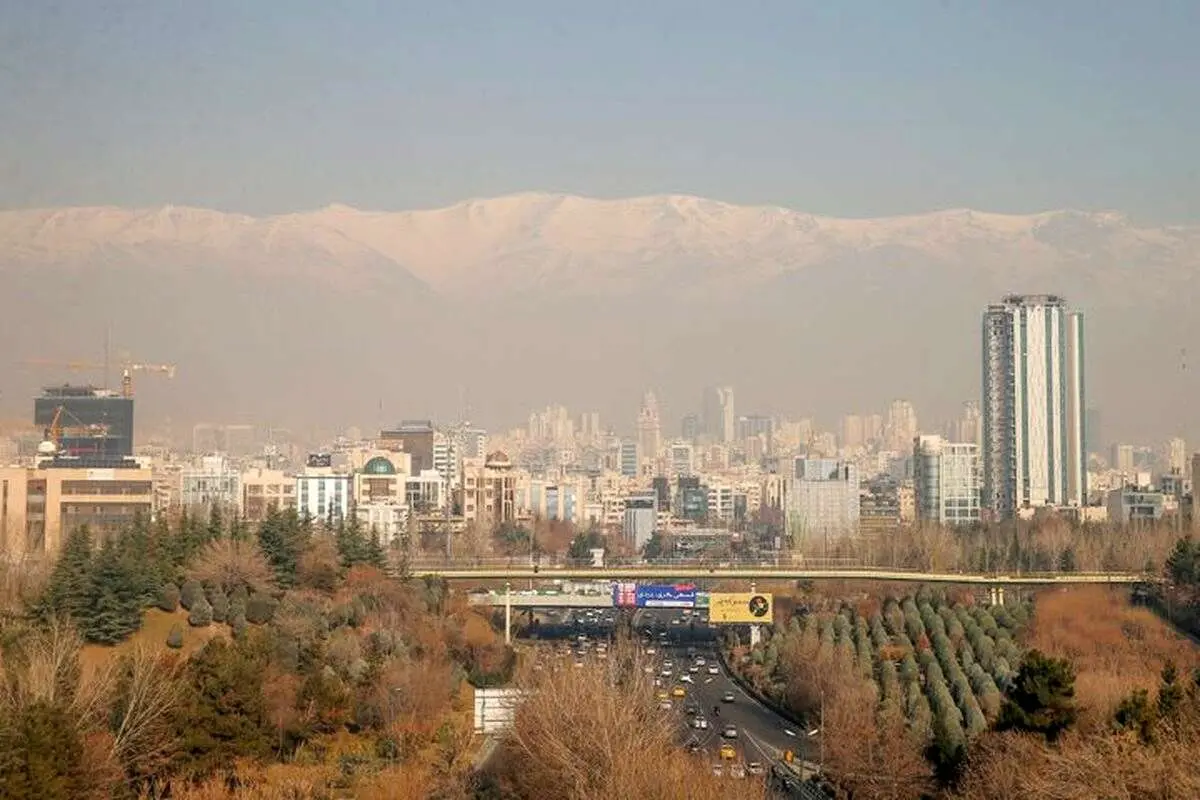 وضعیت هوای تهران همچنان قرمز