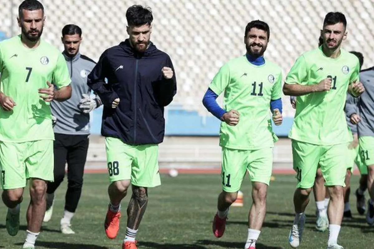 اعتصاب استقلالیها در آستانه بازی حساس