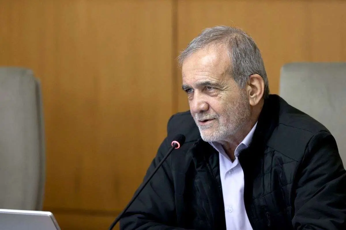 پزشکیان: شخصا روند اجرای تولید انرژی پاک را پیگیری میکنم