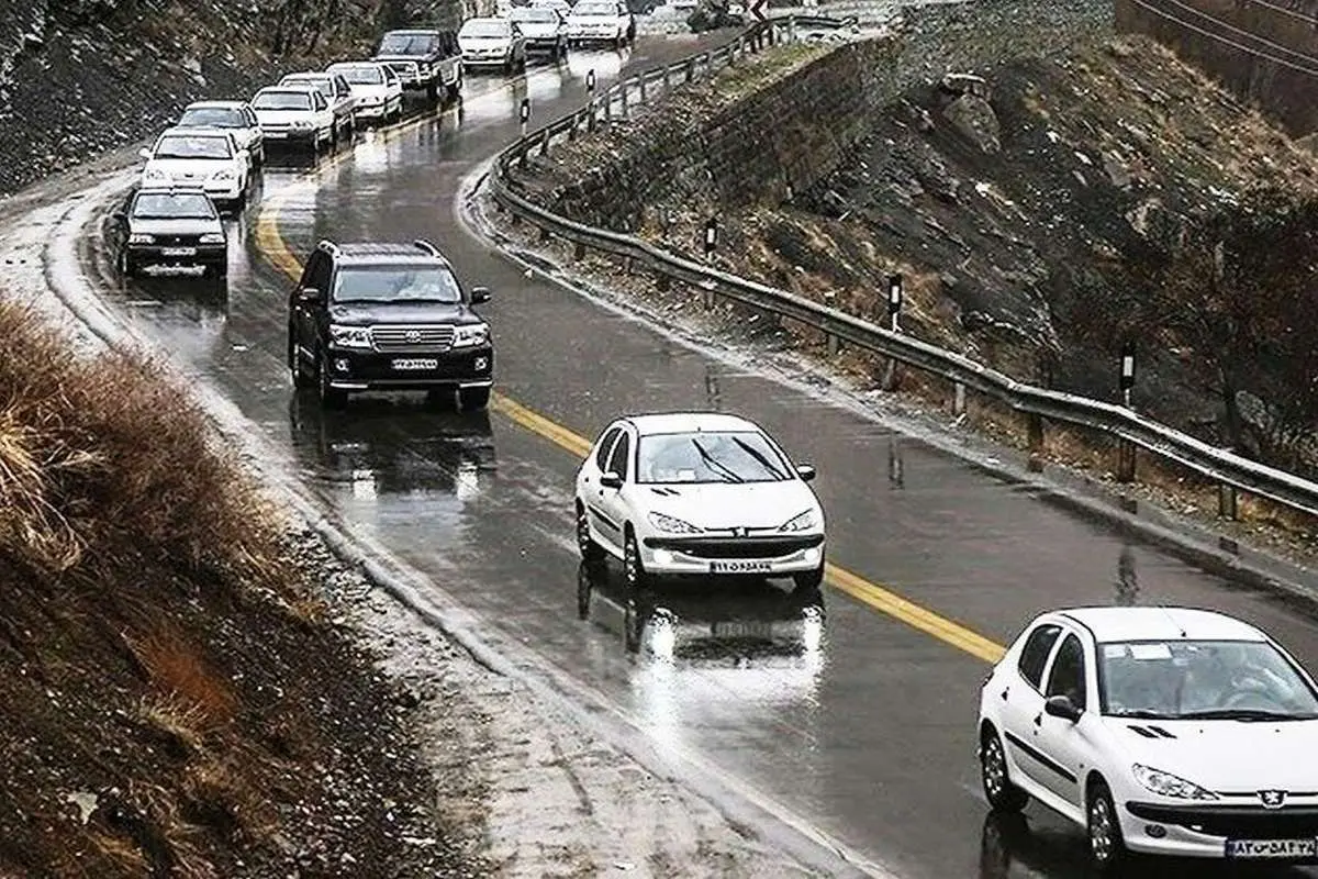 جاده چالوس و هراز موقتا مسدود میشوند