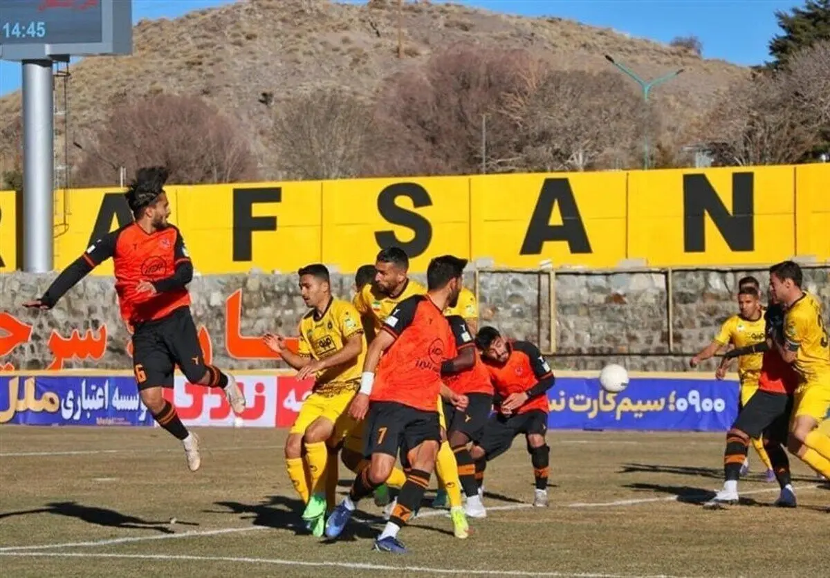 مس مقابل سپاهان به دنبال کیما