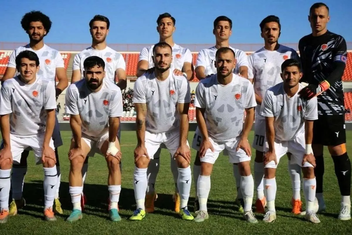(عکس) حمله بازیکنان شهرراز به اقدام باورنکردنی و آدم‌فروشی محمد ناصری