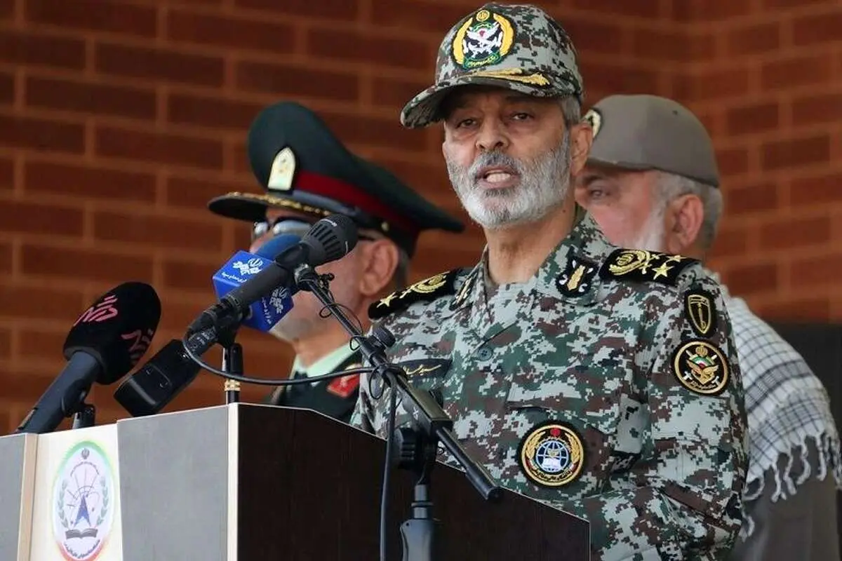 فرمانده کل ارتش: خیال مردم از آمادگی نیروهای مسلح راحت باشد