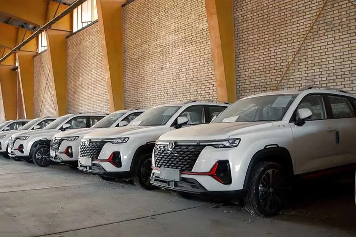 احتکار ۷۰۰ هزار خودرو در پارکینگ خانهها