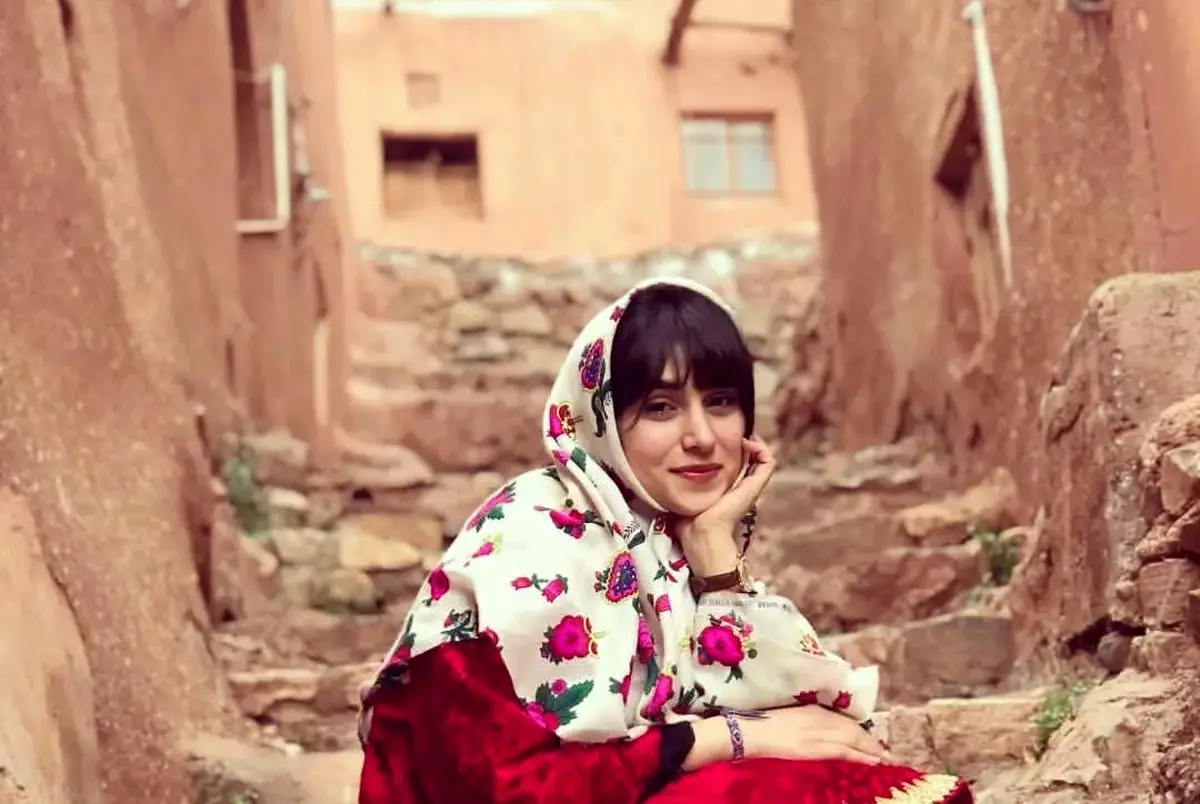 واکنش روزنامه اصولگرا به «کنسرت فرضی» پرستو احمدی؛ دروغ می‌گویند! کجا خوانندگی زنان در ایران ممنوع است؟