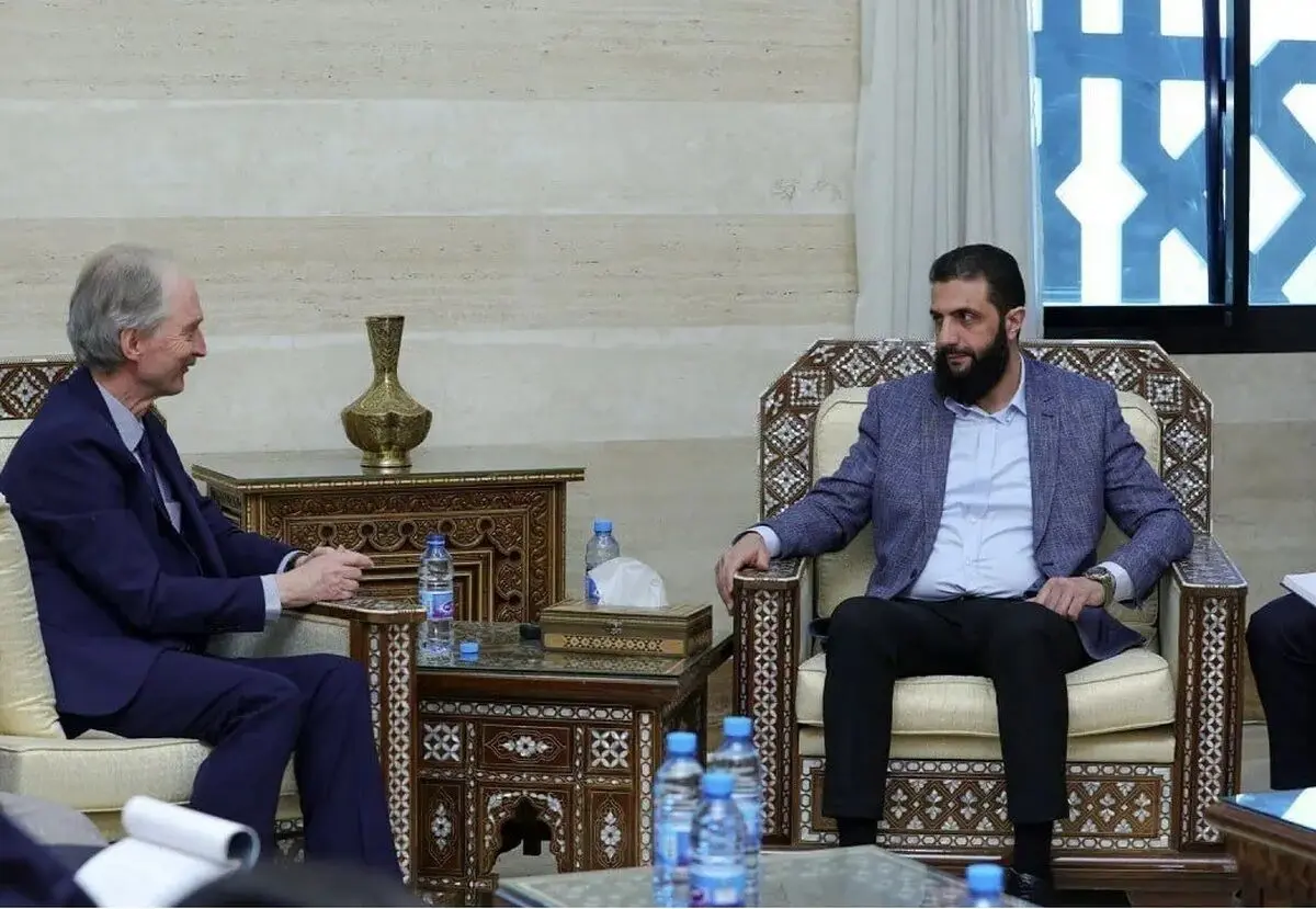 دیدار فرستاده ویژه سازمان ملل به دمشق با ابو محمد الجولانی (تصویر)