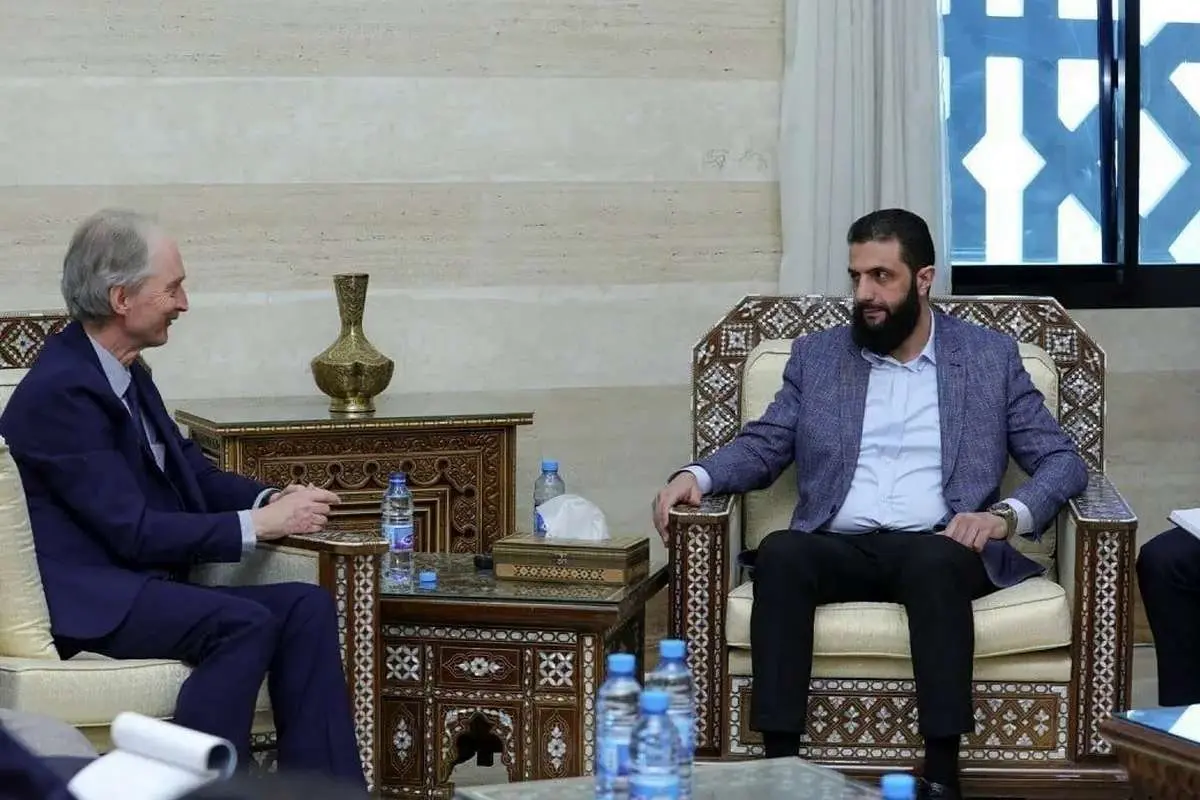 دیدار فرستاده ویژه سازمان ملل به دمشق با ابو محمد الجولانی (تصویر)