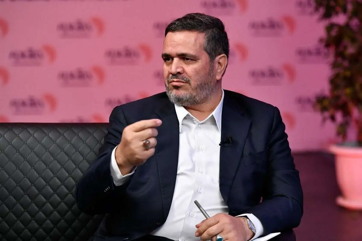 عنابستانی: دخترانمان هرچه بپوشند جانم را فدایشان میکنم