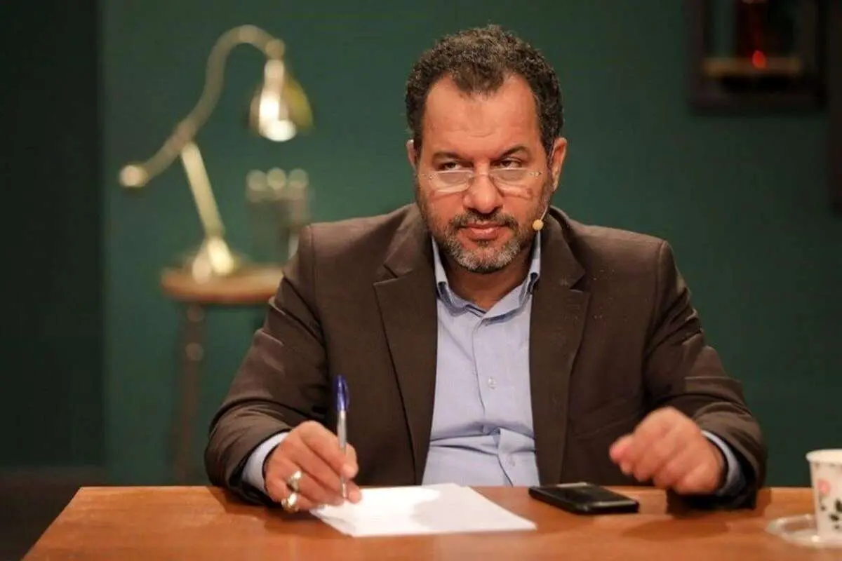 بانکیپور: فروکنندگان پونز به پیشانی دختران از قانون حجاب انتقاد میکنند!