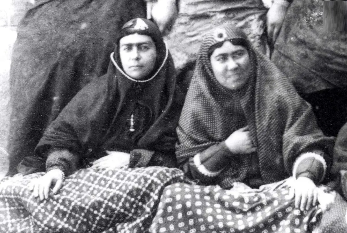 تصاویری از خندۀ «تحفه‌گل» تا کودکی که محبوب سوگلی شاه بود