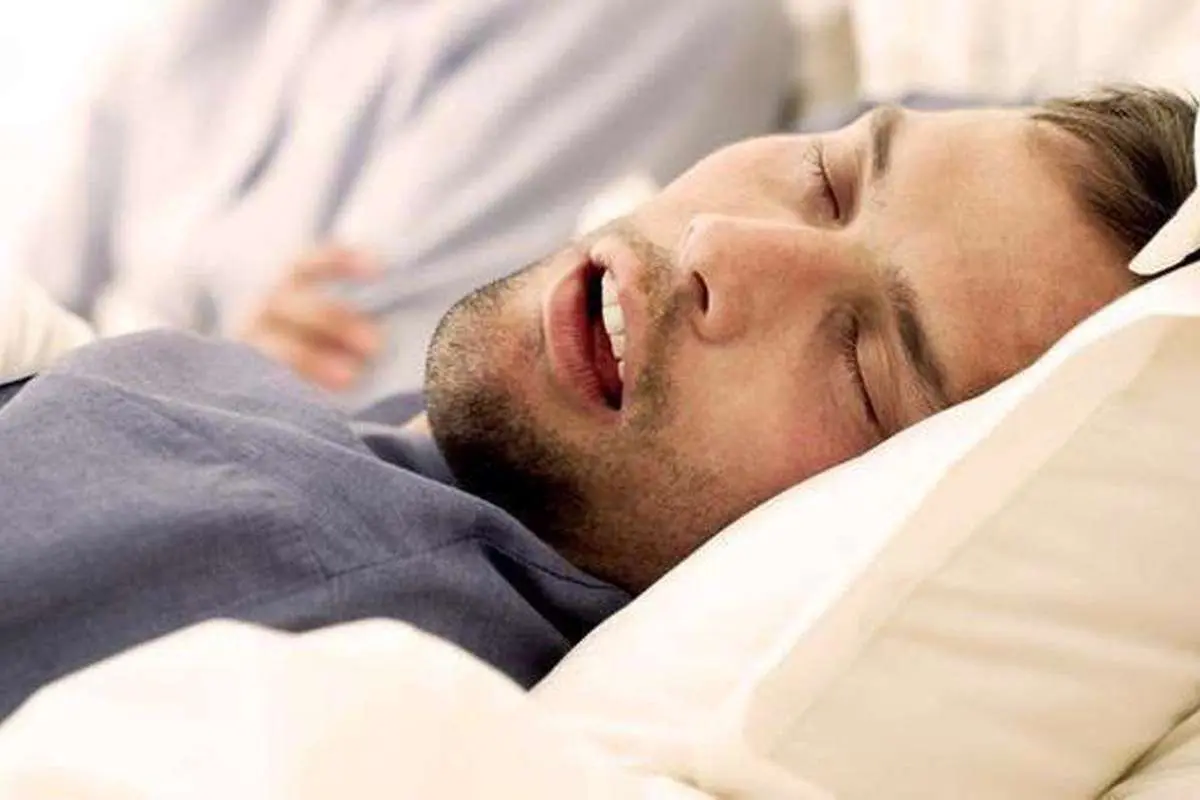 چگونه با توپ تنیس مشکل خر و پف خود را حل کنیم؟