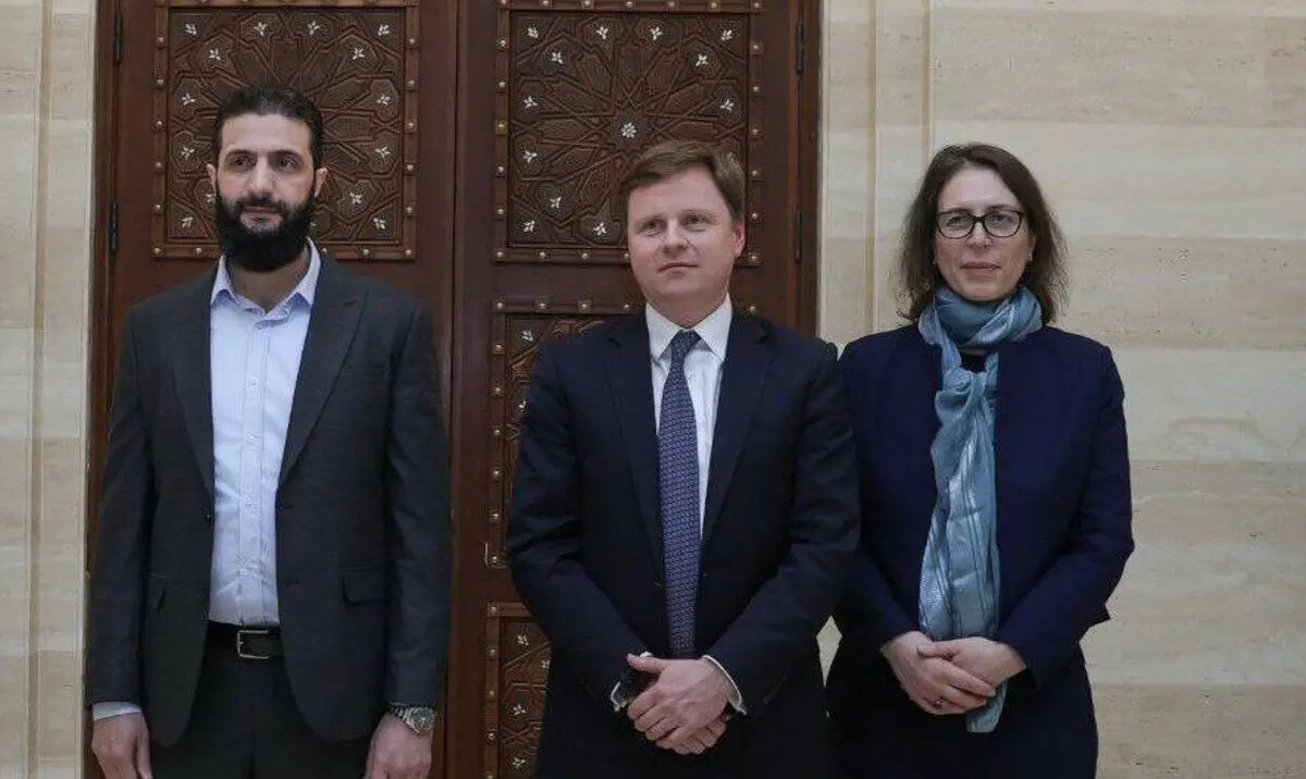 (عکس) دیدار الجولانی با هیات انگلیسی