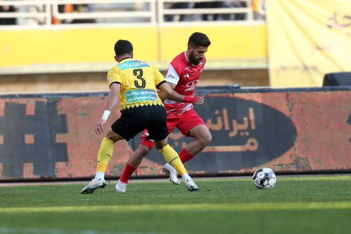 شرح مکالمات تیم داوری سپاهان و پرسپولیس در لحظه اخراج گولسیانی!