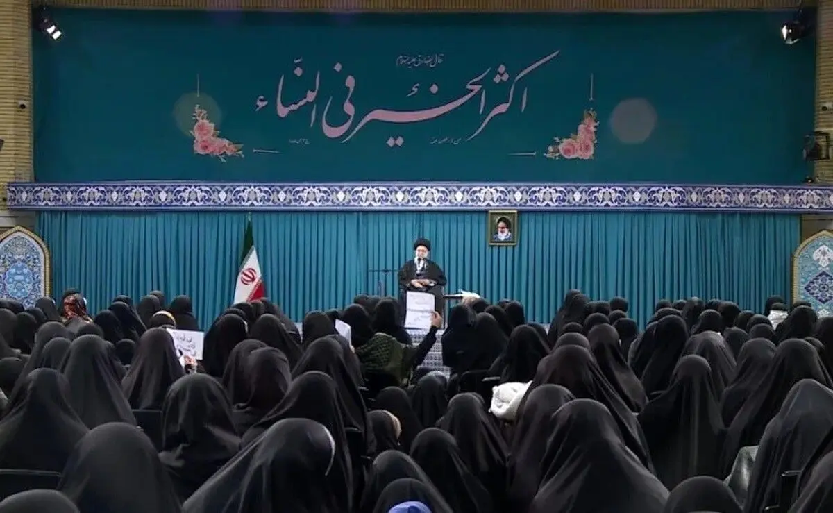 عکسی از الهام چرخنده در مراسم بیت رهبری