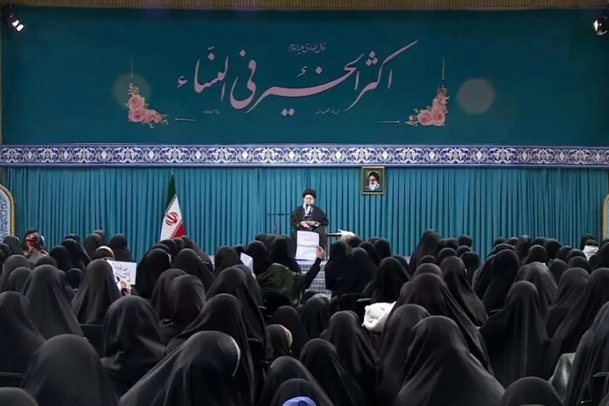 عکسی از الهام چرخنده در مراسم بیت رهبری
