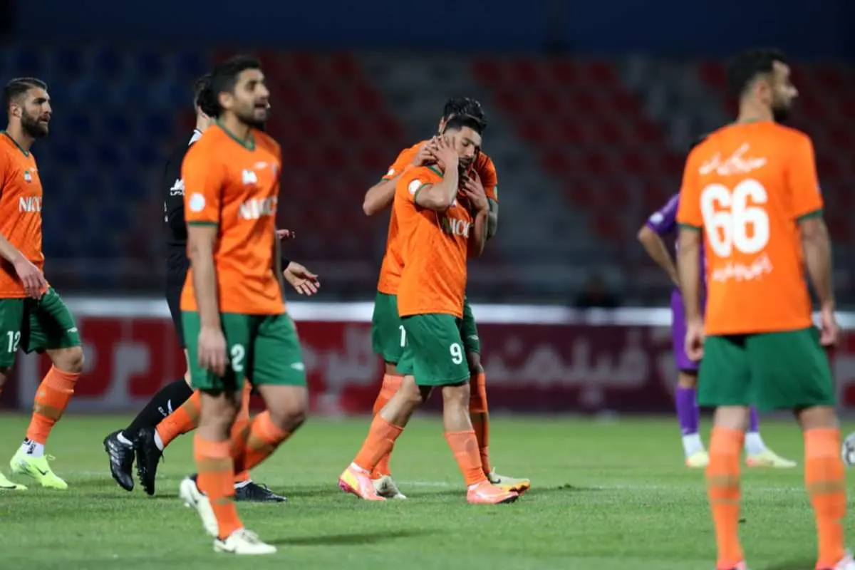 غایبان سرشناس و استقلالی مس برابر پرسپولیس