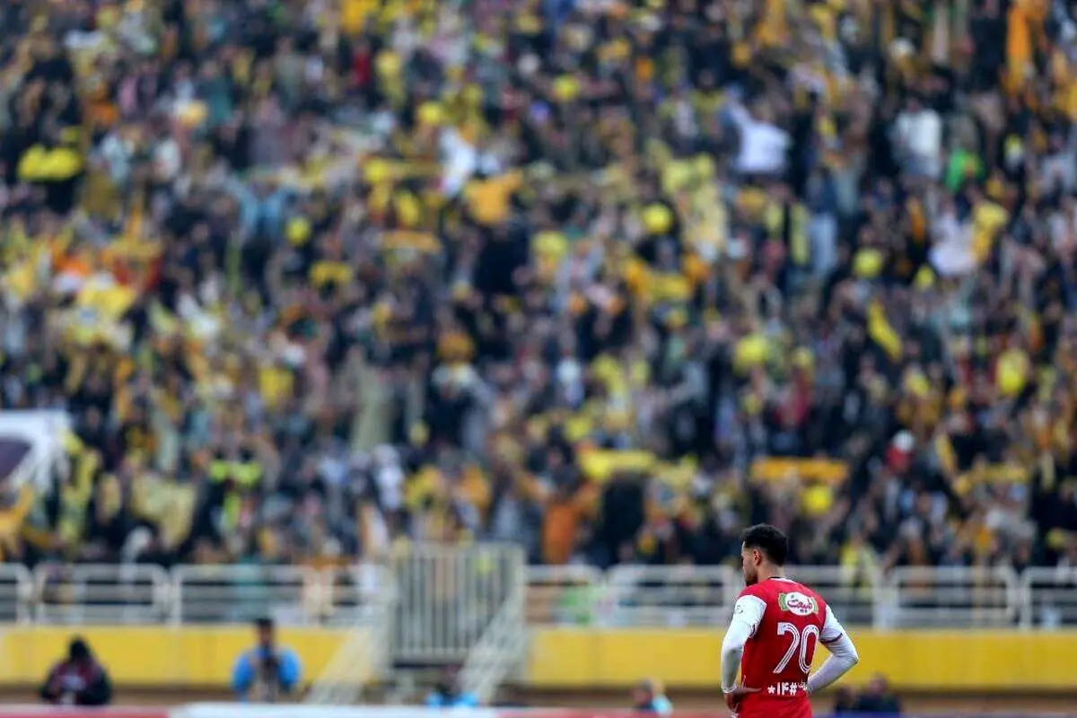 سقوط یک فرشته در پرسپولیس