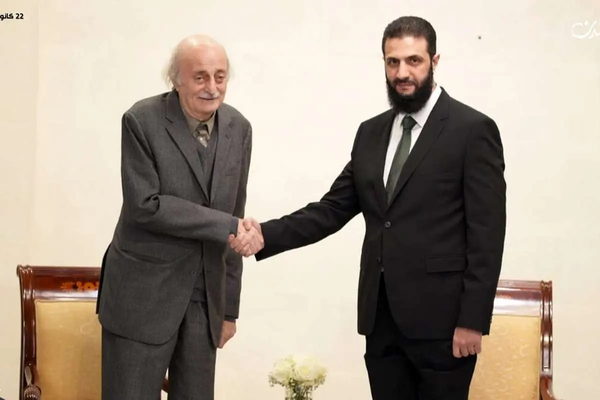(ویدئو) تیپ جدید الجولانی؛ کت و شلوار و کراوات