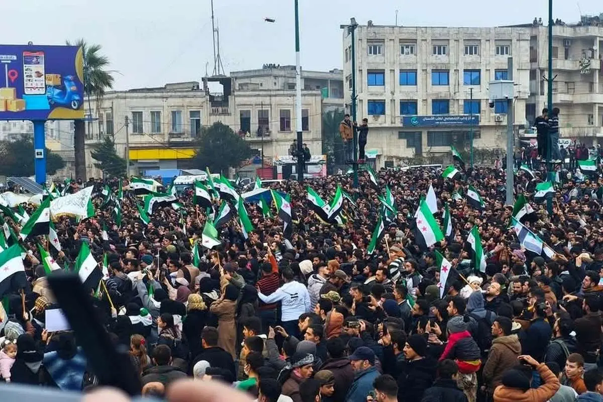 (ویدئو) کنسرت در ادلب؛ مردم سوریه سقوط حکومت اسد را جشن گرفتند