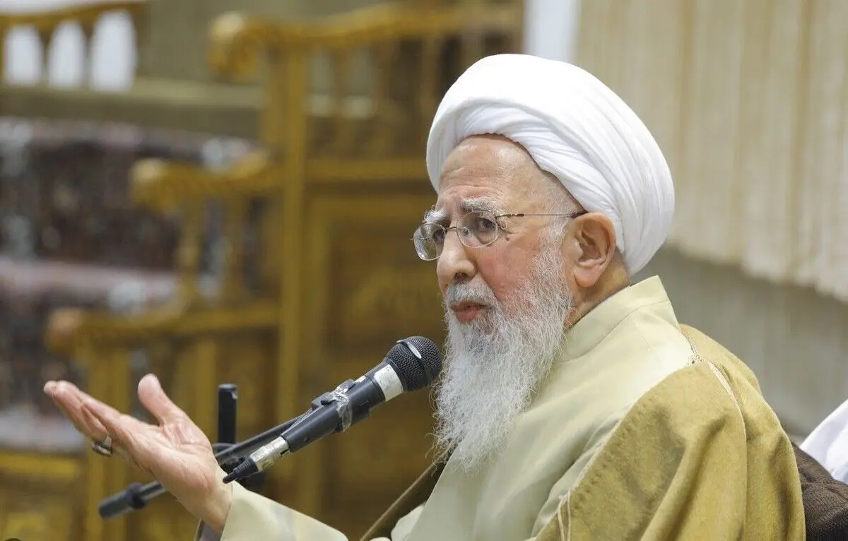 (تصویر) آیت‌الله جوادی آملی بر سر مزار همسرشان به مناسبت روز زن