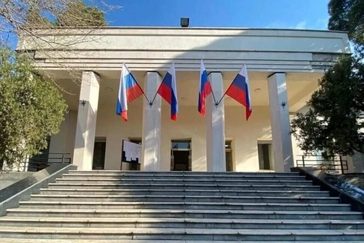 (تصویر) توضیح سفارت روسیه در ایران در مورد افزایش ارتفاع دیوار این نمایندگی