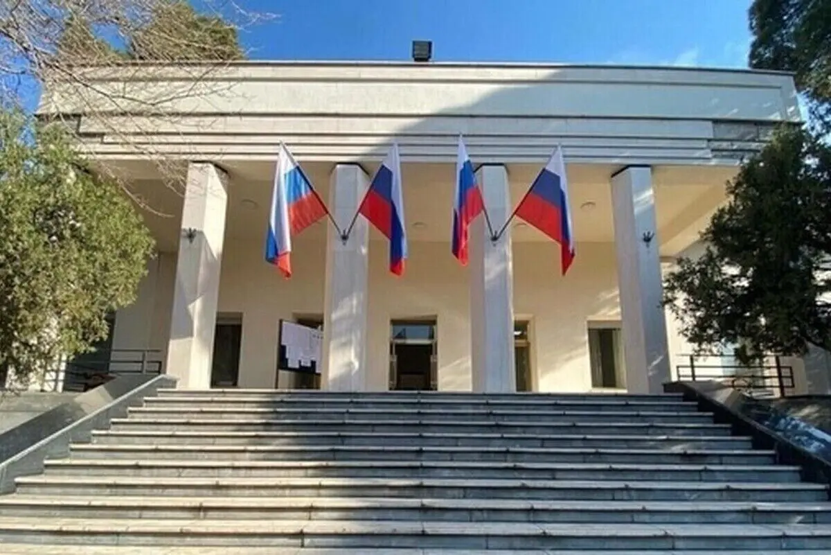 (تصویر) توضیح سفارت روسیه در ایران در مورد افزایش ارتفاع دیوار این نمایندگی