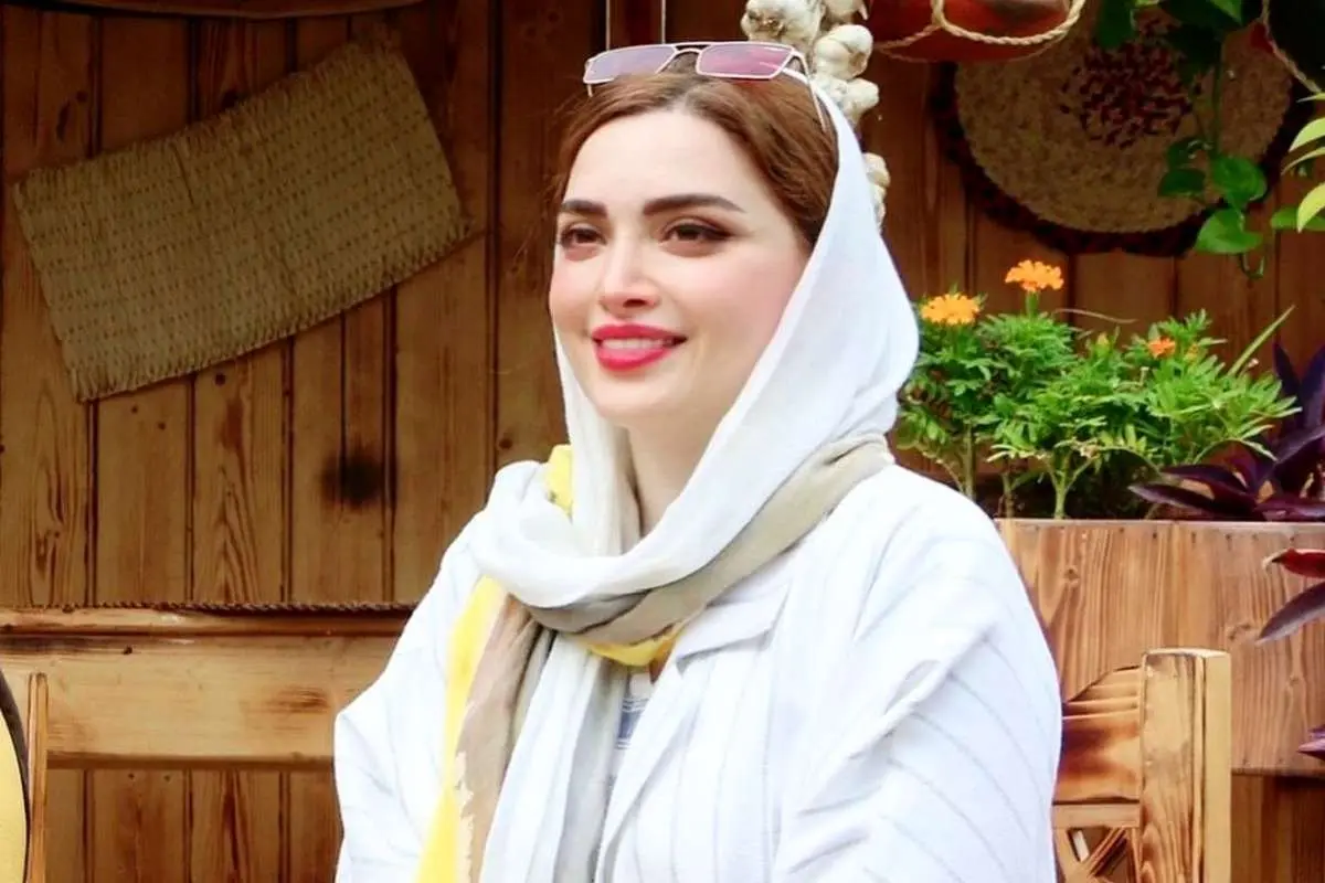 (ویدئو) هیجان بهنوش طباطبایی در سالن تئاتر