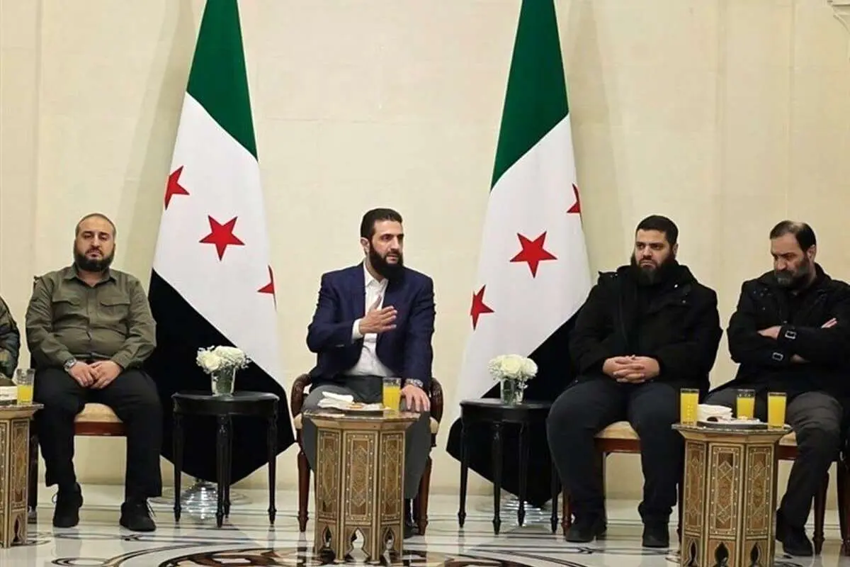 توافق الجولانی با رهبران گروه‌های مسلح سوری برای انحلال آنها