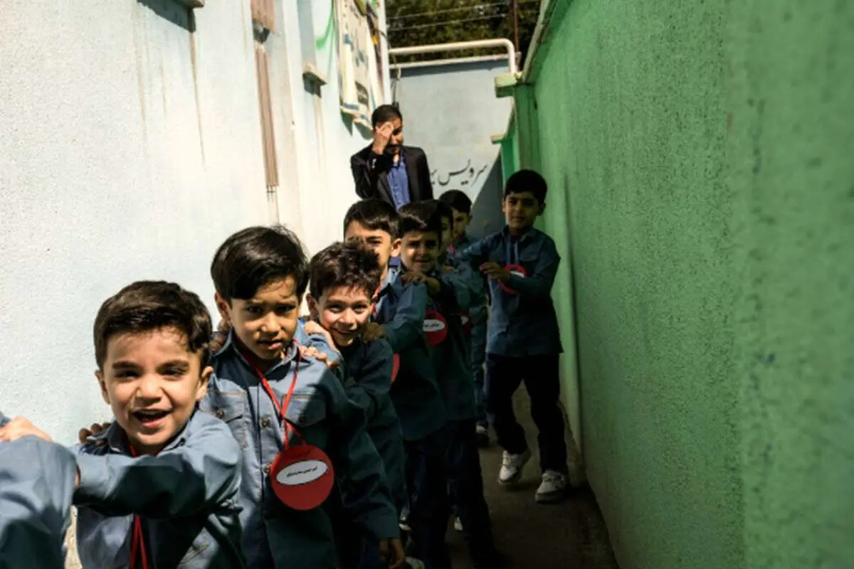(ویدیو) ماجرای رقص دستهجمعی دانشآموزان در مدرسهای در بابل