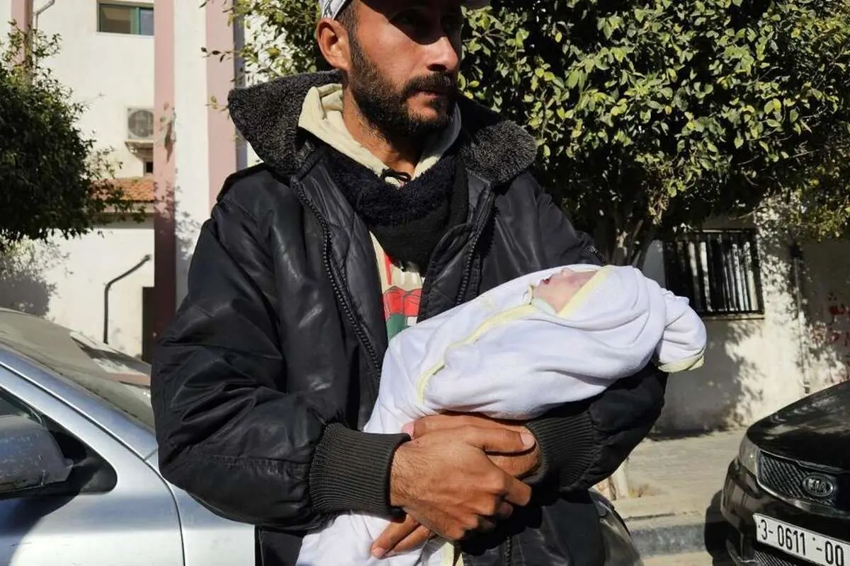 تصاویر دلخراش از مرگ نوزاد فلسطینی بر اثر سرما