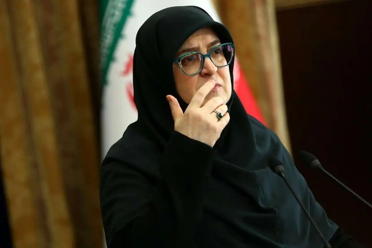 تصاویر سخنگوی دولت در مراسم تشییع ژاله علو