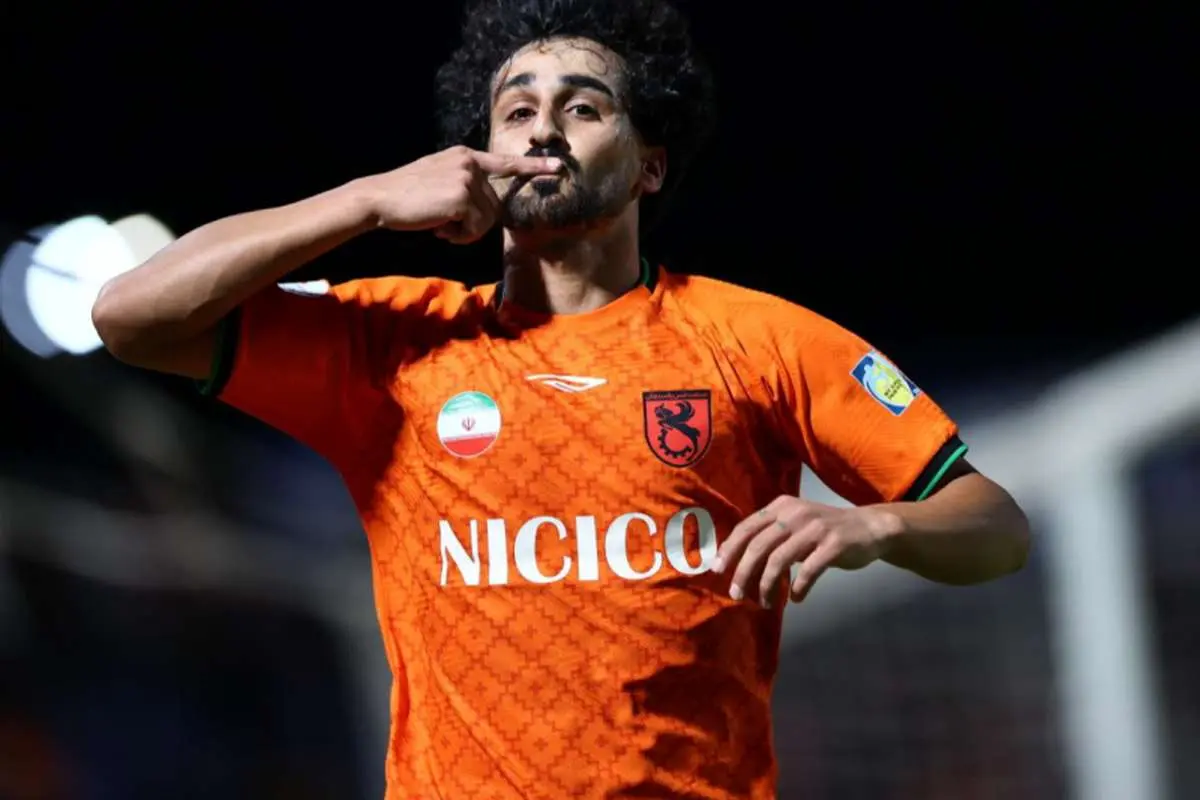 (عکس) پوستر بازی حریف پرسپولیس به یاد بازیکنی با ۶۰ بخیه!