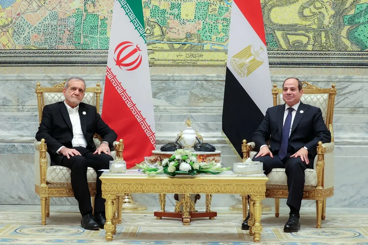 (تصاویر) دیدار مسعود پزشکیان با رئیس جمهور مصر