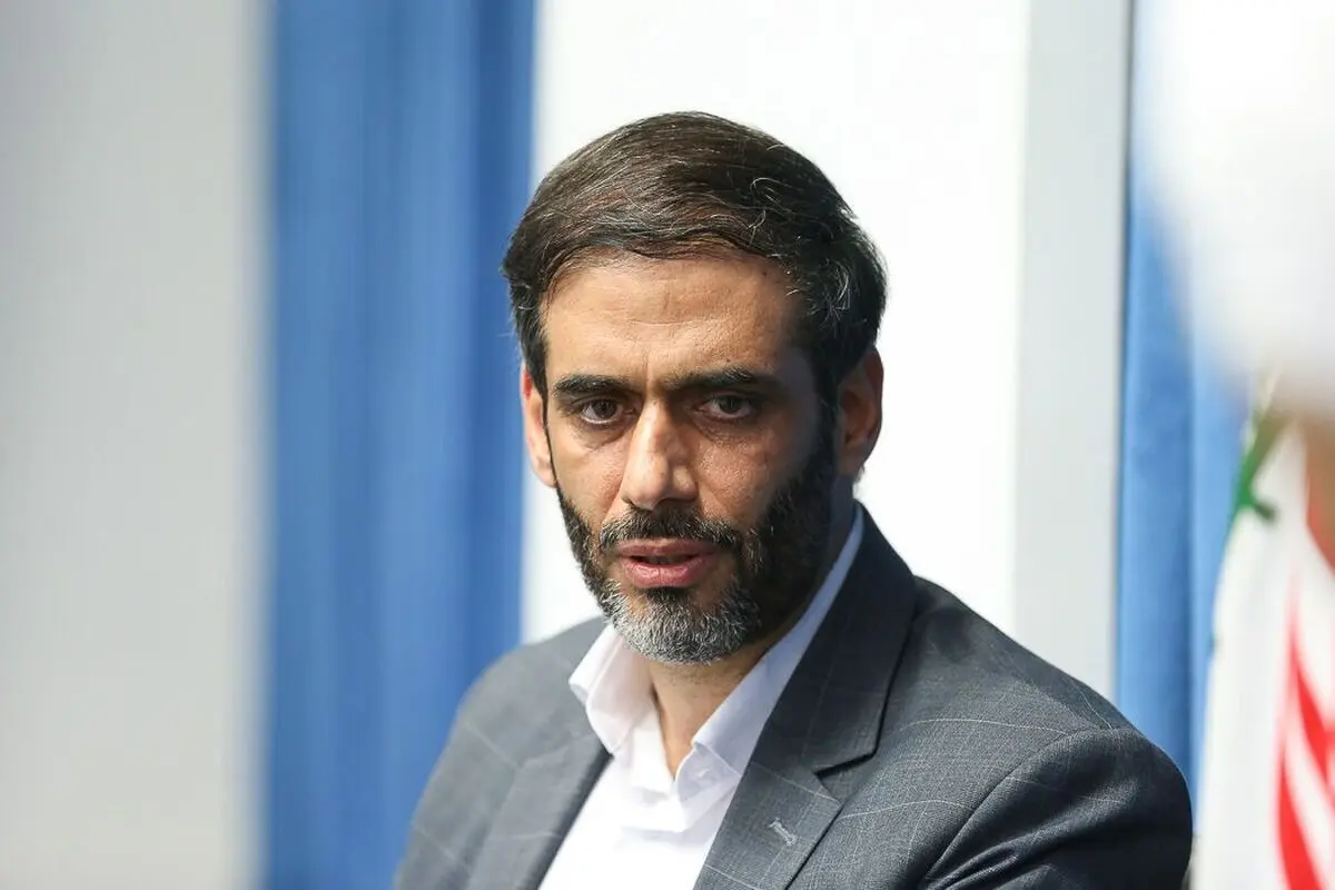 روایت سعید محمد از ملاقات با خاوری در دفتر شخصی‌اش؛ او سه تا چفیه داشت