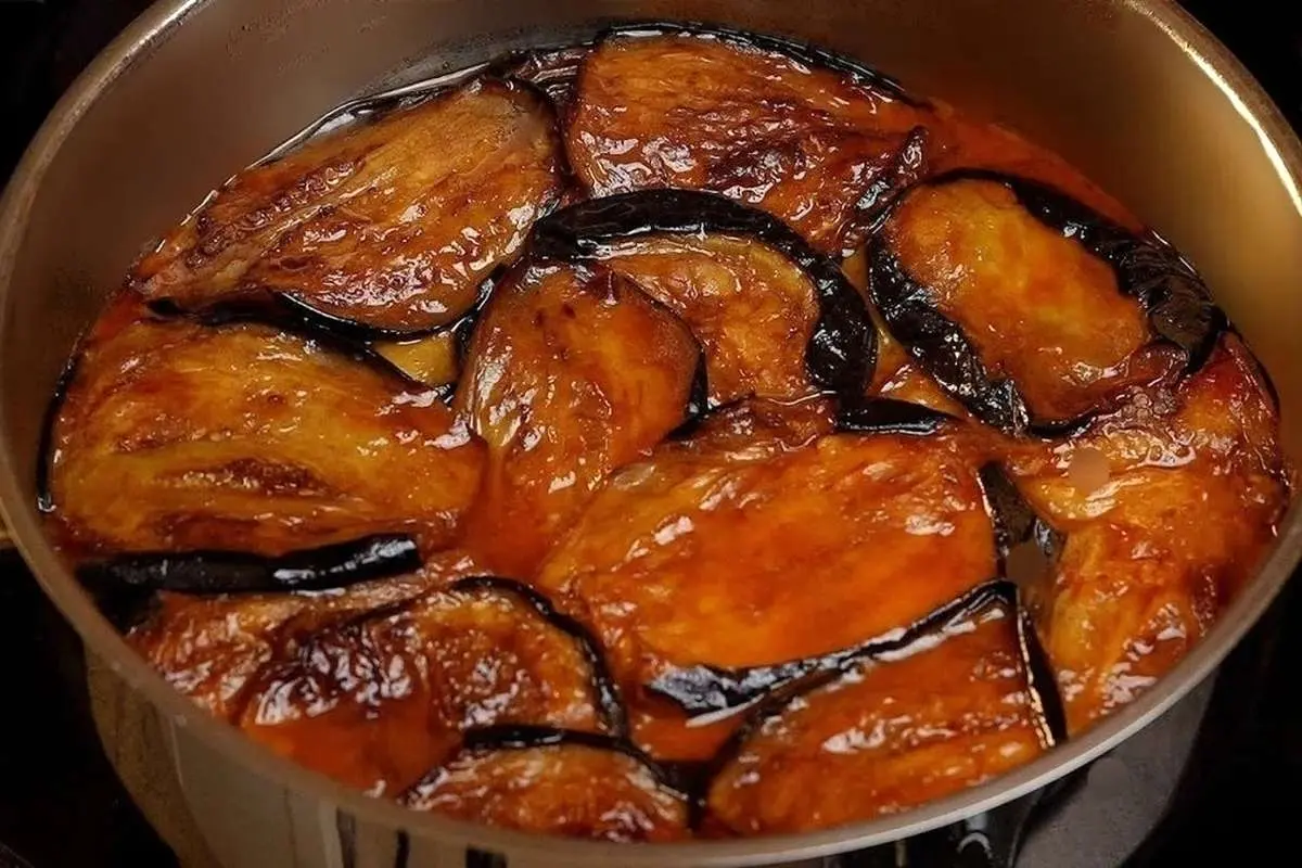 (ویدئو) طرز تهیه خوراک بادمجان با کشمش پلو به روش مصری‌ها