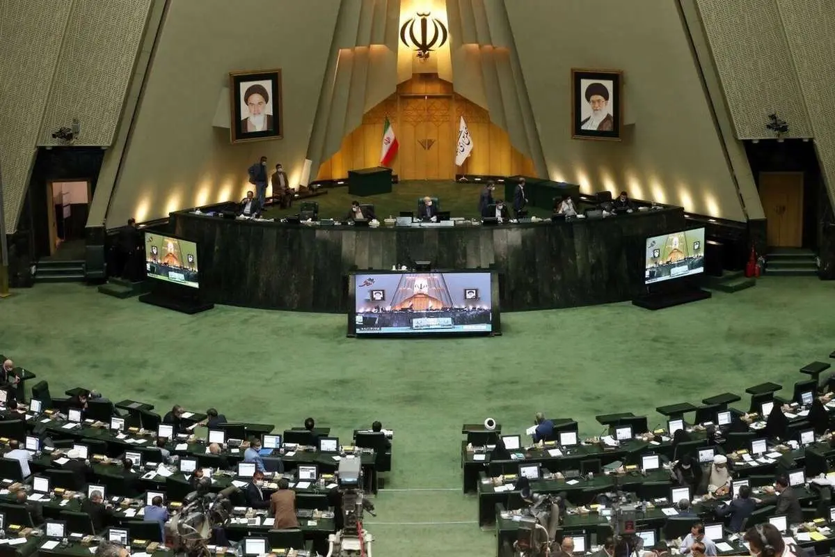 طعنه روزنامه جمهوری اسلامی به نمایندگانی با ۸ هزار رأی؛ گرفتار توهم «خودمردم پنداری» شدهاند