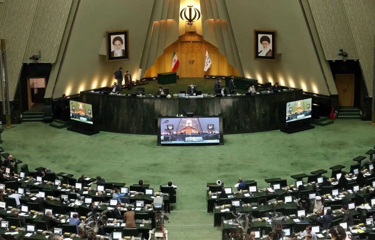 طعنه روزنامه جمهوری اسلامی به نمایندگانی با ۸ هزار رأی؛ گرفتار توهم «خودمردم پنداری» شده‌اند