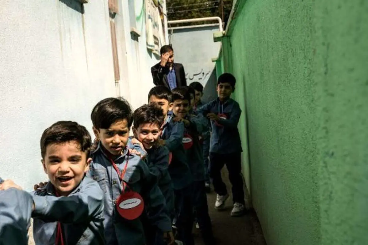 واکنش علیرضا خامسیان درباره حواشی رقص دانش آموزان در مدرسه بابل