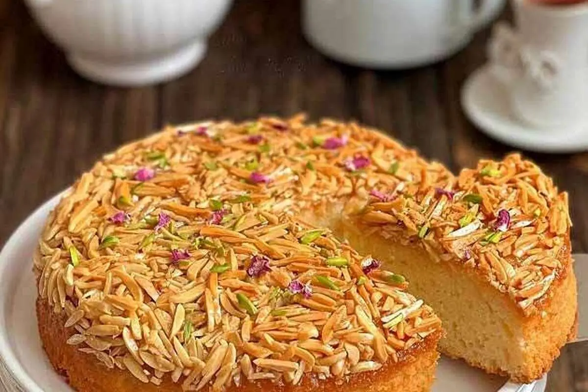 کیک ملکه بادام؛ یک عصرانه خوشمزه و متفاوت