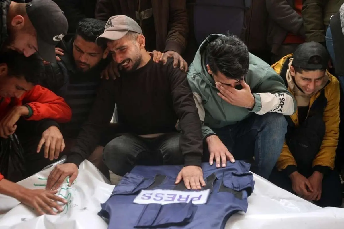 (ویدئو) مراسم تشییع ۵ خبرنگار فلسطینی