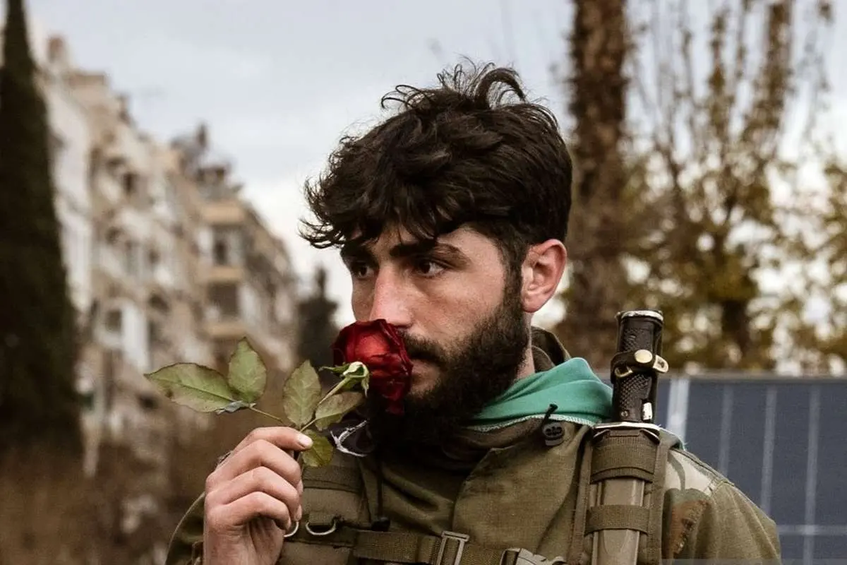 (تصاویر) ژست شورشیان سابق سوری که اکنون سرباز هستند
