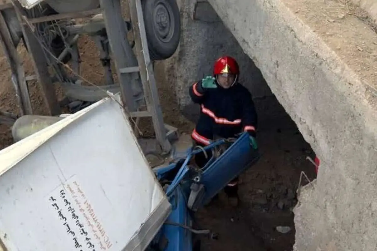 سقوط مرگبار یک خودرو به کانال آب