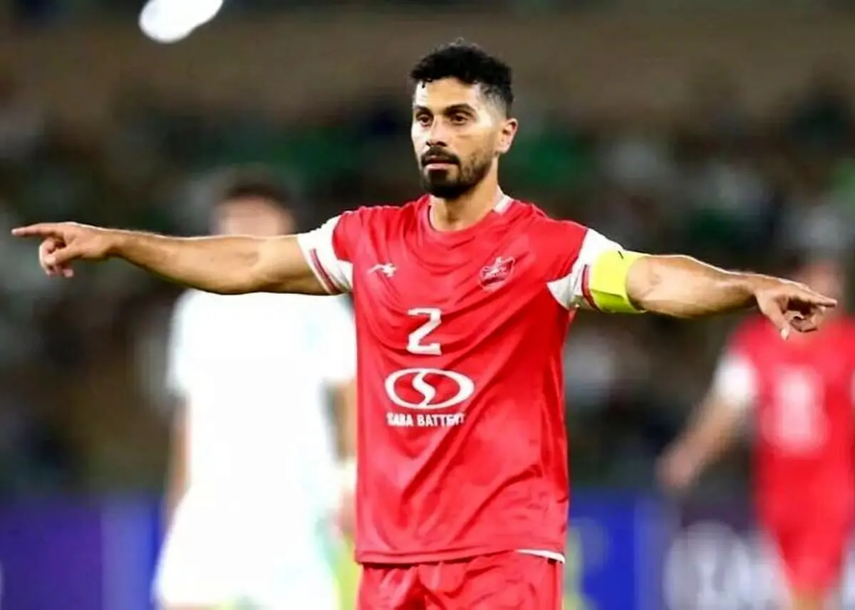 امید عالیشاه با چهره و استایل جدید مقابل هوادار!